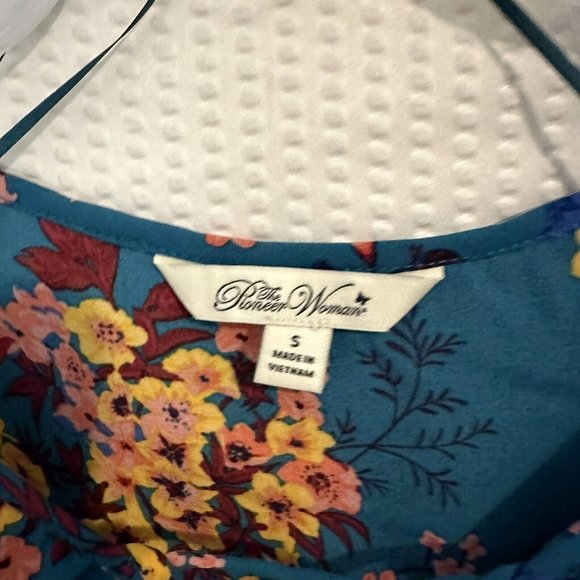 Pioneer Woman Lace Up Neck Long Sleeve Blouse - Picture 5 of 6